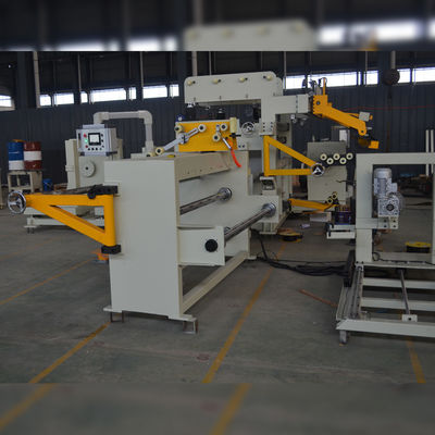 Lebar melintang 1400mm Automatic Coil Winding Machine Round Wire