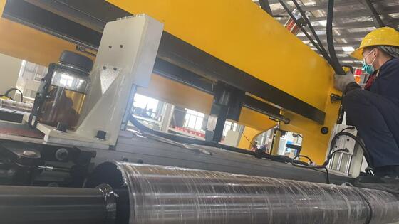 Mesin Penggulung Foil Tembaga Otomatis dengan Pengelasan Tekanan Dingin, Dua Motor Servo, dan Daya Penggulung 22KW